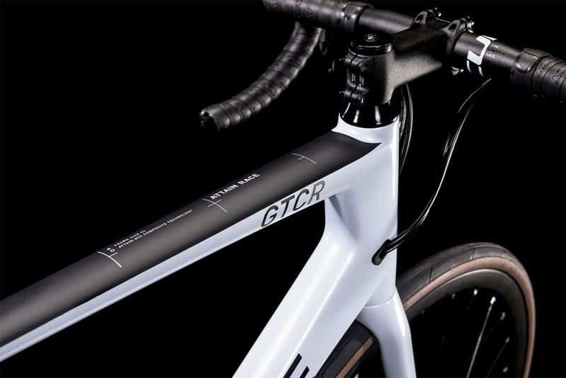 Cube Attain GTC Race frostwhite´n´carbon