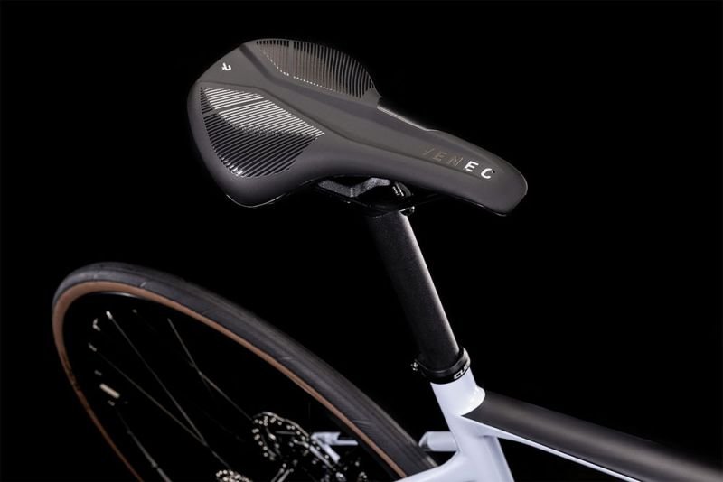 Cube Attain GTC Race frostwhite´n´carbon