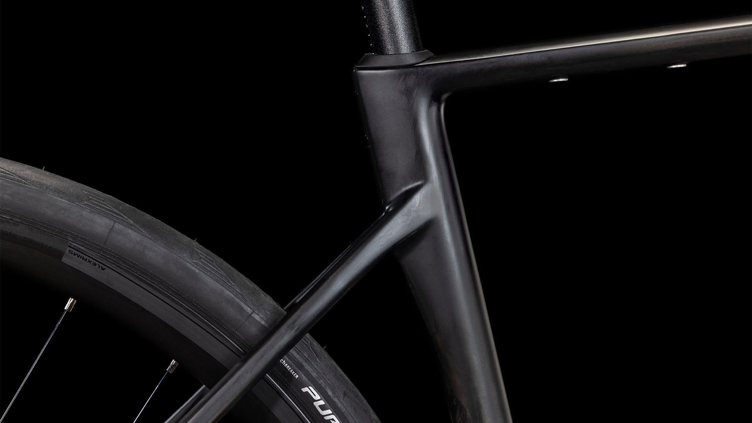 Cube Attain C:62 Race blackline