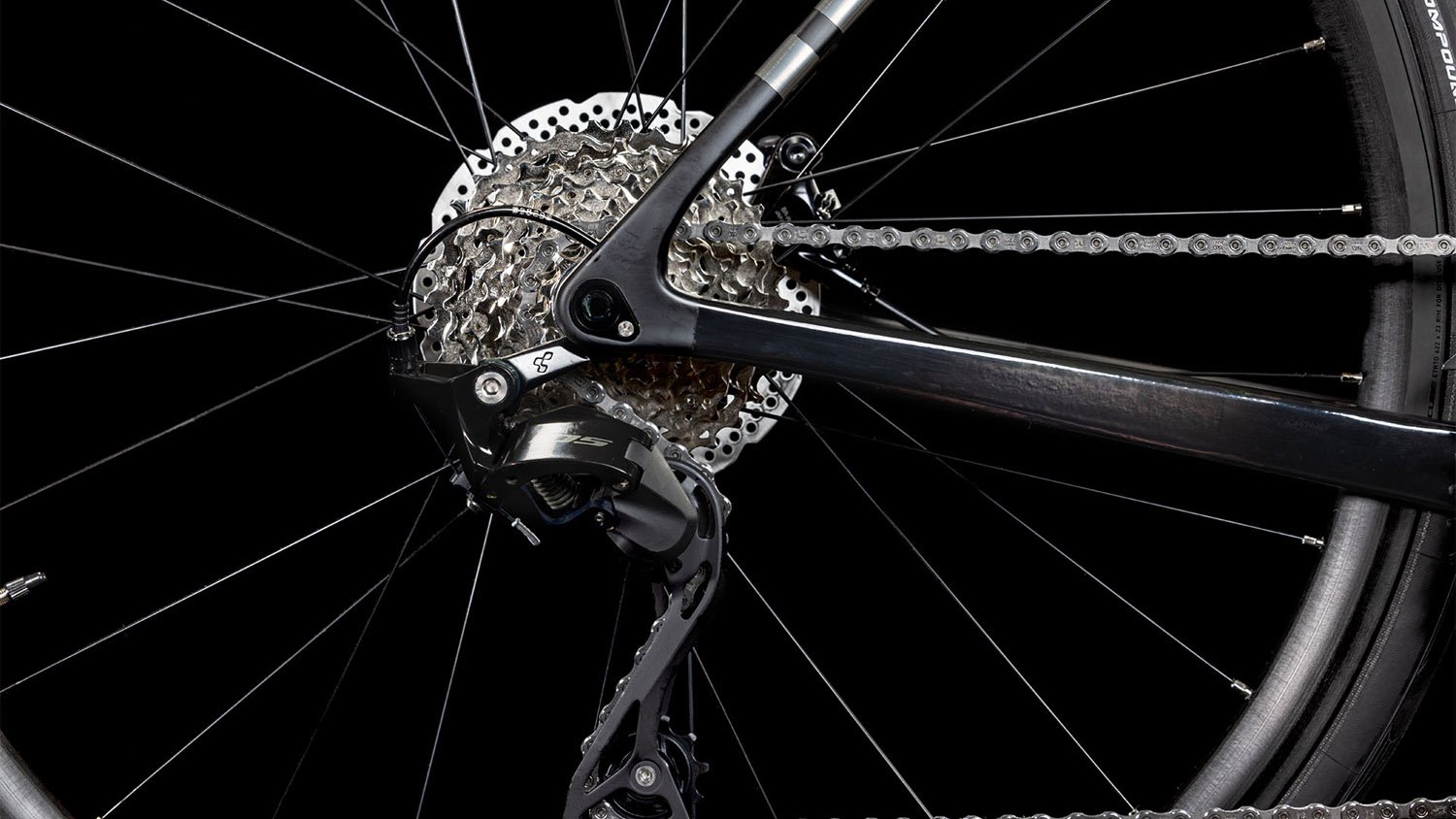 Cube Attain C:62 Race blackline